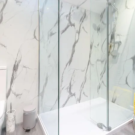 Bee's Cottage- Uk30527 Holiday home Staintondale