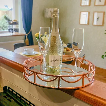 Bee's Cottage- Uk30527 Staintondale